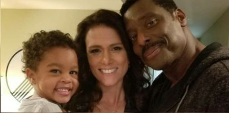 Eamonn Walker with Chicago Fire co-star Melissa Ponzio Image Source: Twitter @onechicagonews